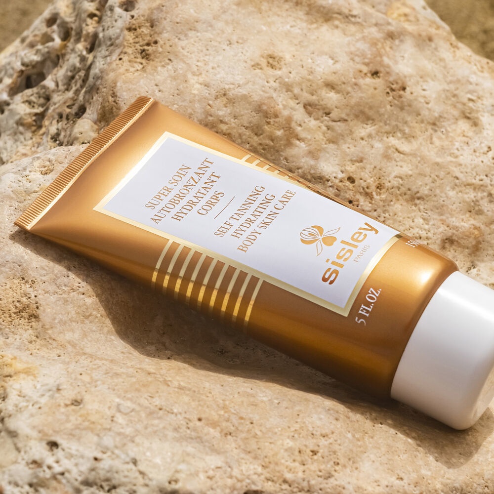 Sisley Super Soin Autobronzant Hydratant Corps 150 ml - Autoabbronzante Idratante per Pelle Luminosa e Dorata