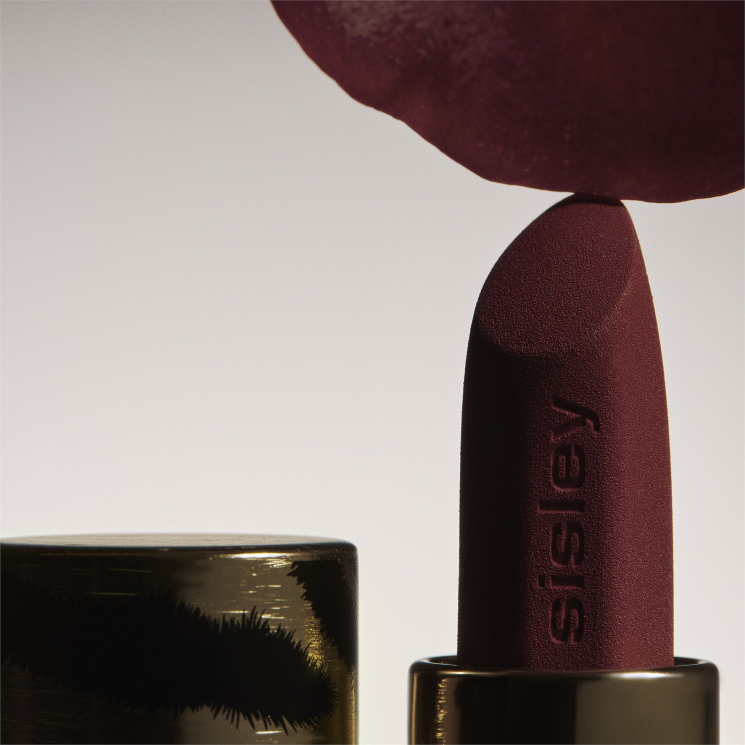 Sisley Phyto-Rouge Velvet 42 Rouge Royal - Rossetto Mat Idratante 3g con Finish Opaco Luminoso