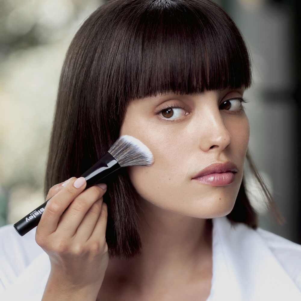 Sisley Pinceau Blush - Pennello per Viso con Setole Sintetiche Morbide e Forma Obliqua per Scolpire gli Zigomi