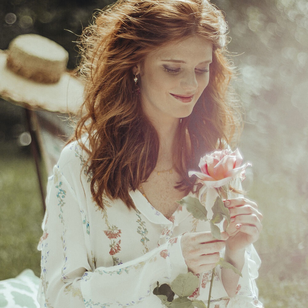 Sisley Izia Eau de Parfum 50 ml - Fragranza Floreale Aldeidica da Donna con Note di Rosa e Bergamotto