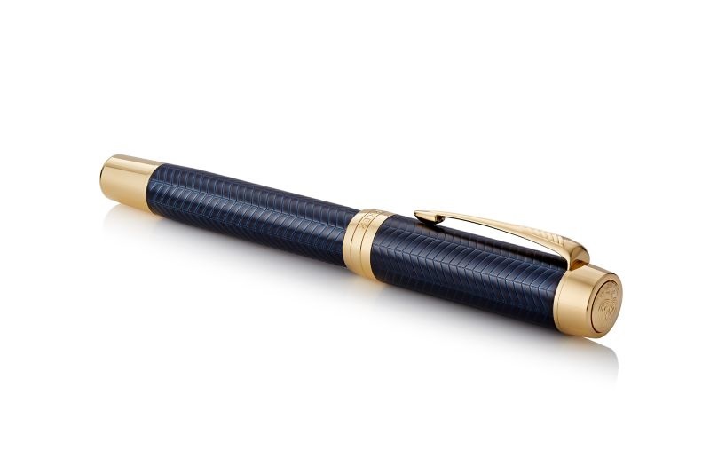 Parker Duofold Prestige Penna Stilografica Blu Chevron, Punta in Oro Puro Sottile, Inchiostro Nero e Adattatore