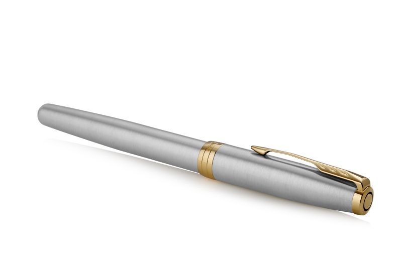 Parker Sonnet Penna Stilografica in Acciaio Inossidabile con Finiture in Oro, Pennino Fine, Colore Argento, Confezione Regalo