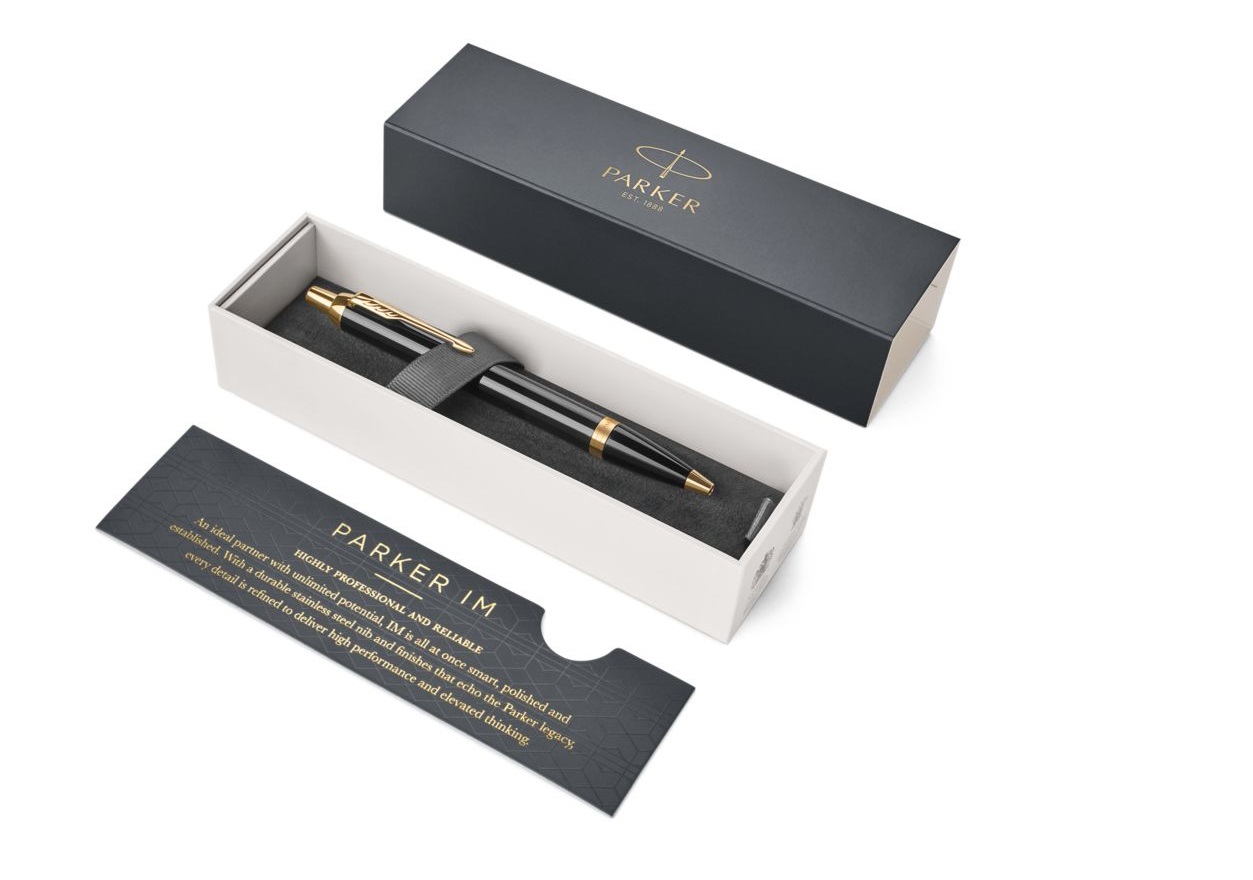 Parker IM Penna a Sfera Media Inchiostro Blu, Finitura Nero Laccato con Dettagli in Oro, Ricaricabile, Inclusa Astuccio