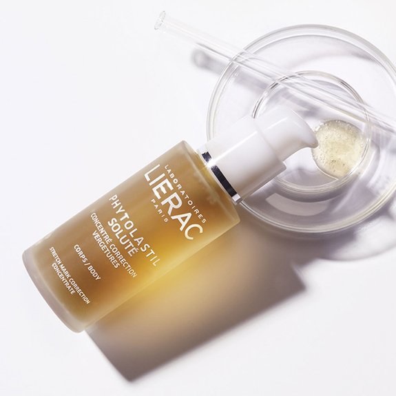 Lierac Phytolastil Soluté Siero-Gel Correzione Smagliature 75 ml - Alchemilla, Edera, Equiseto, Non Grasso e Altamente Concentrato