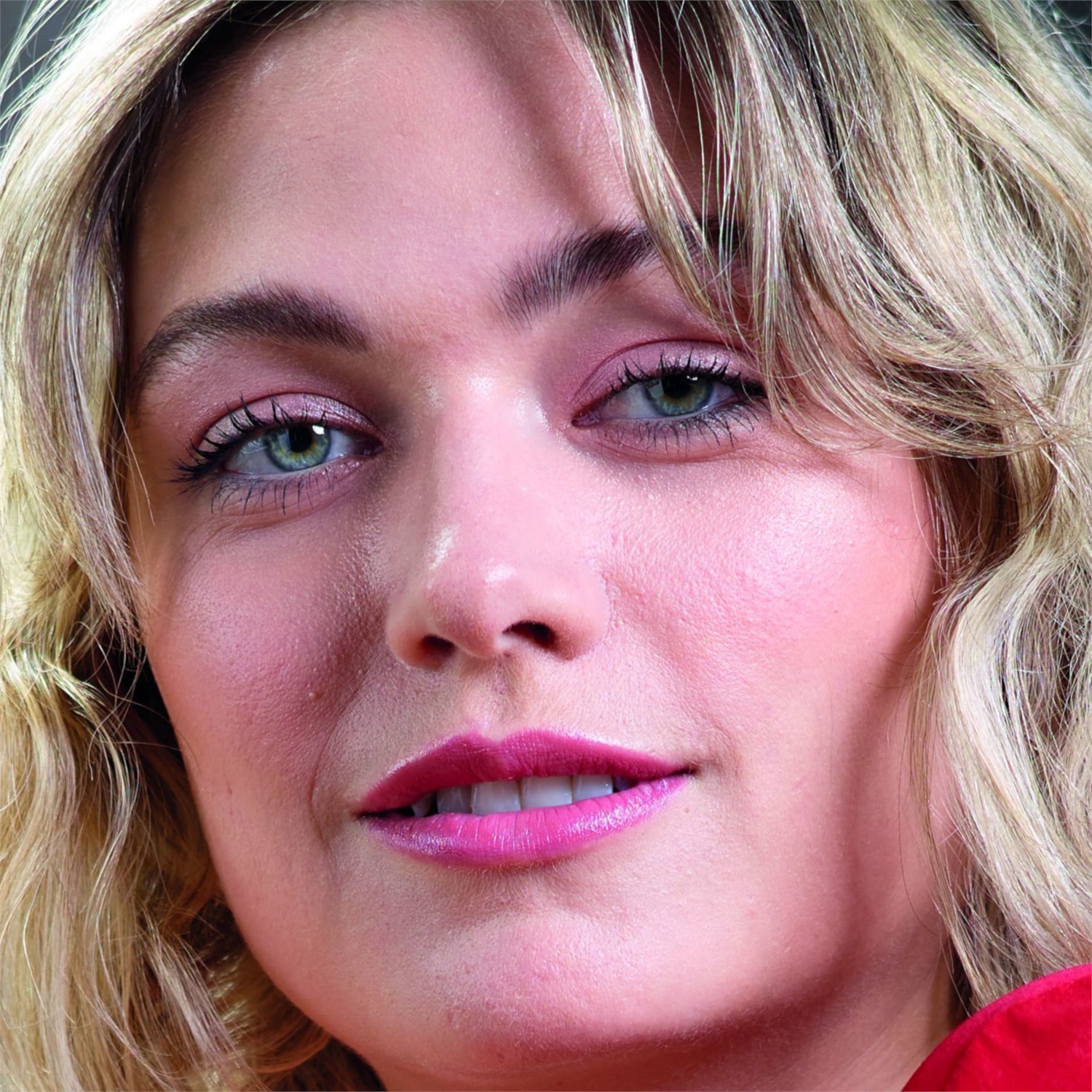 Rimmel Match Perfection Fondotinta 30 ml Light Nude 102 con SPF20 - Corregge Imperfezioni e Affina la Pelle