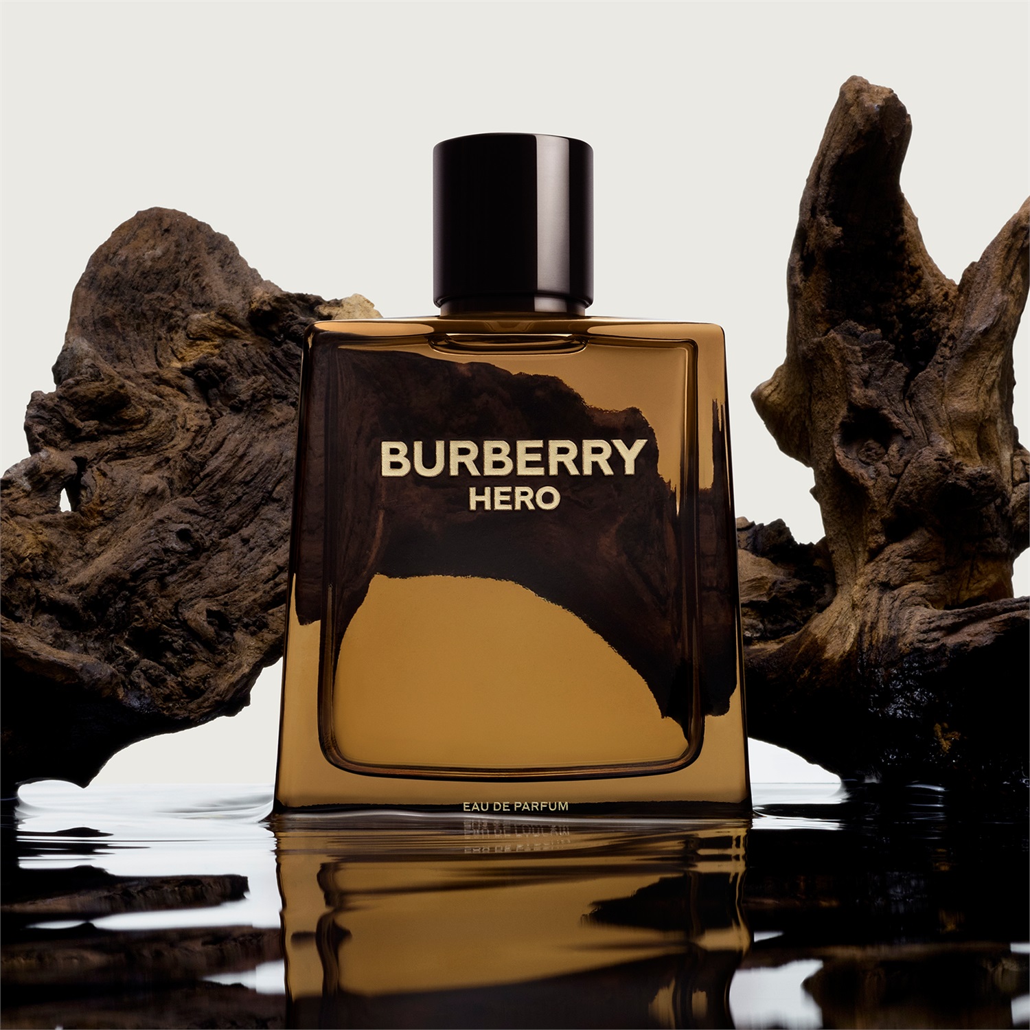 Burberry Hero Eau de Parfum Uomo 50ml - Fragranza Legnosa e Speziata con Aghi di Pino e Legno di Cedro