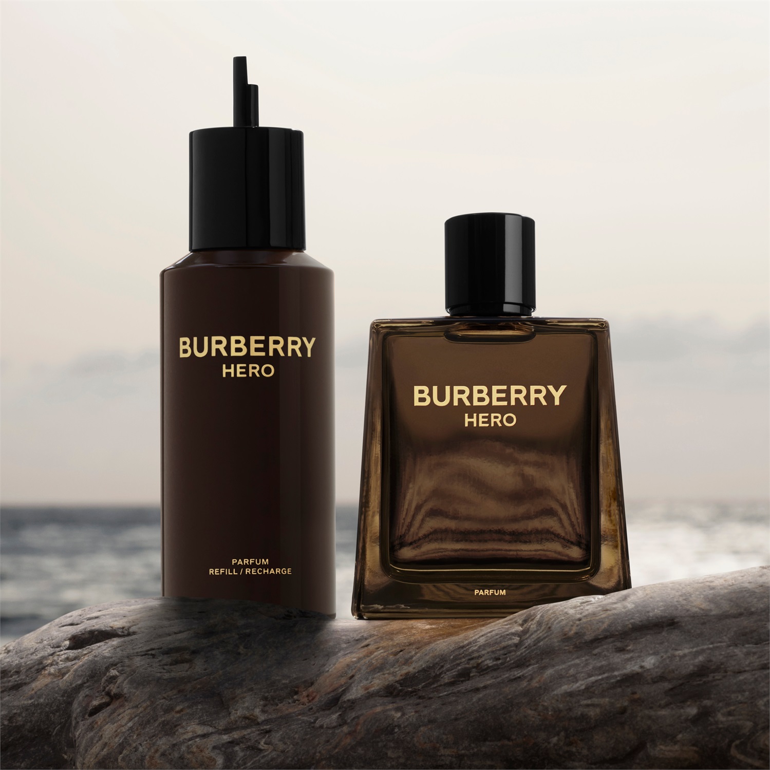 Burberry Hero Parfum Uomo Ricarica 200 ml - Eau de Parfum Intenso con Note di Legno di Cedro e Amyris