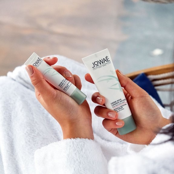 Jowae Siero Occhi Levigante Anti-Rughe 15 ml - Gel-Crema Fresca per Tutti i Tipi di Pelle con Ginseng Rosso e Lumifenoli