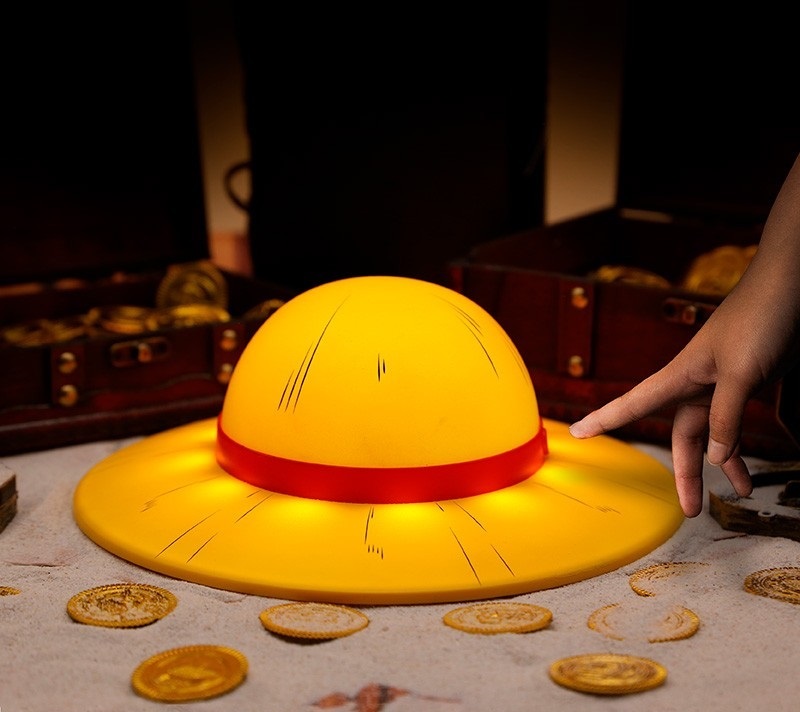 ABYstyle Lampada LED Portatile Cappello di Paglia One Piece - 100% Ufficiale, Funzionamento a Batteria, Dimensioni: 25 x 7,75 x 25 cm