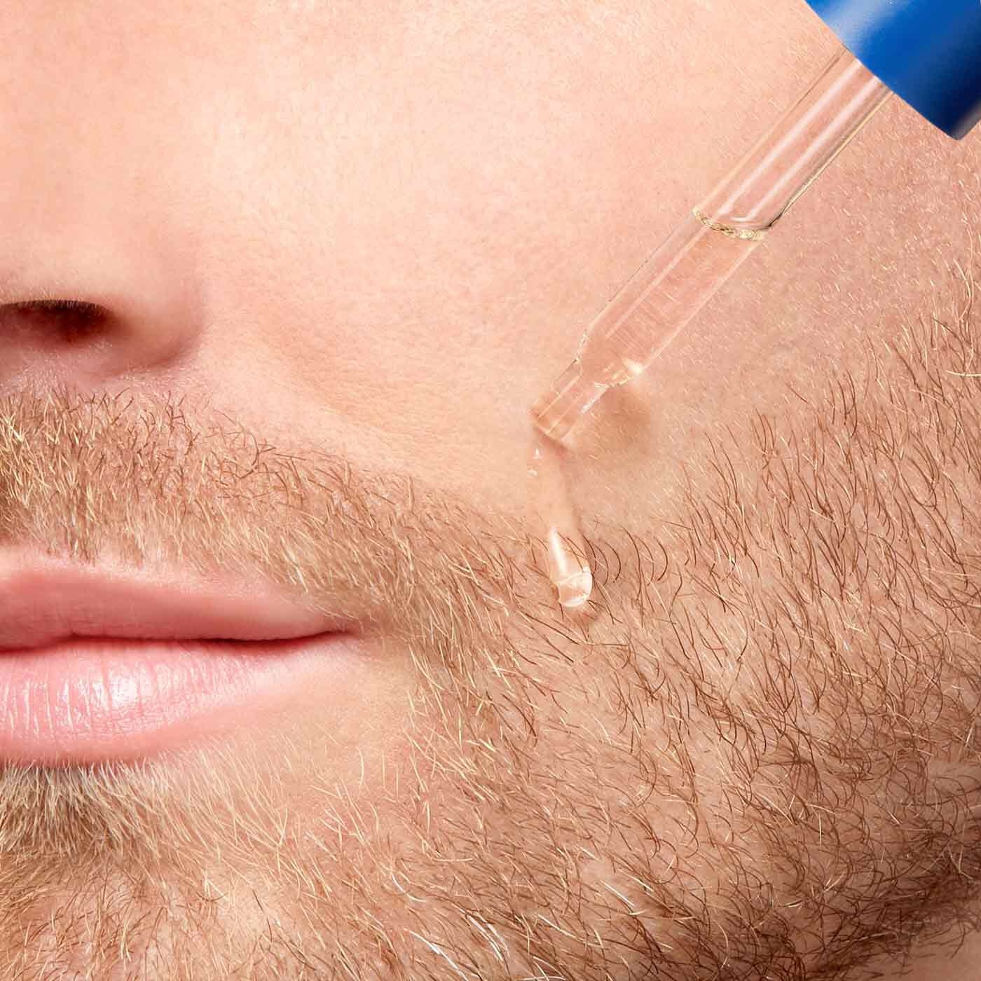 Clarins Men Olio Rasatura & Barba 30ml - Trattamento 2-in-1 con Estratti Vegetali, Texture Leggera e Profumo Piacevole