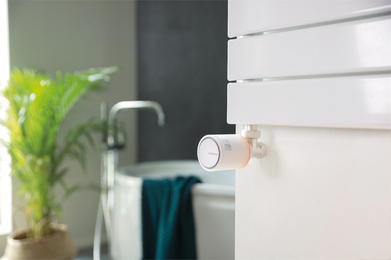 Netatmo Valvole Termostatiche Intelligenti per Radiatori - Kit di Base con 2 Valvole e 1 Relè, Bianco, 0-50 °C, Wifi