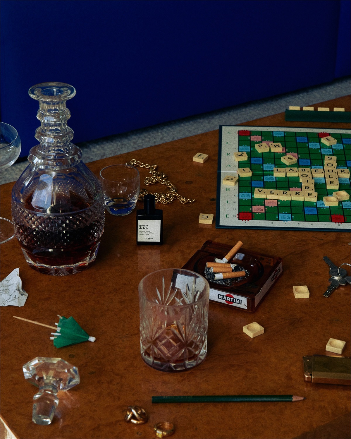 Versatile Paris Gueule de Bois Extrait de Parfum Unisex 15ml - Profumo Roll-On Legnoso con Note Speziate e Fumose