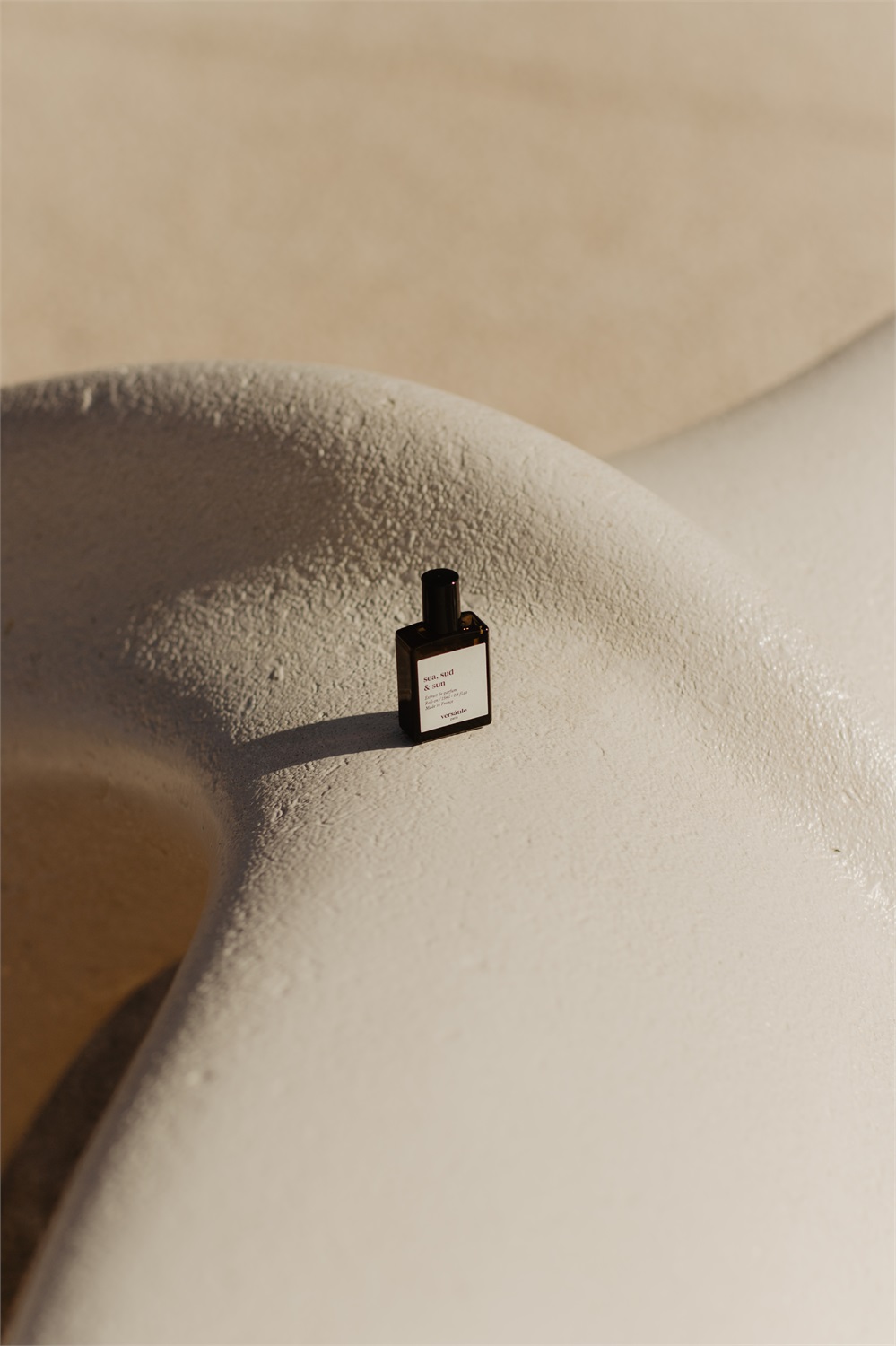 Versatile Paris Sea, Sud & Sun Extrait de Parfum Unisex 15ml - Profumo Marino con Note Agrumate e Design Roll-On