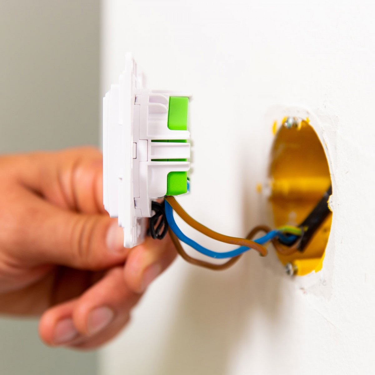 Shelly Wall Switch - Interruttore da parete smart bianco con 1, 2 o 4 pulsanti, compatibile con relè Shelly