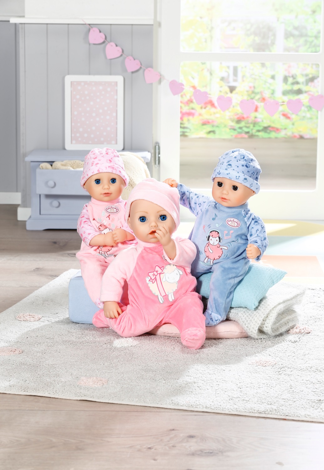 Baby Annabell Little Annabell - Bambola di pezza da 36 cm con biberon e vestiti, ideale per bambini da 1 anno in su