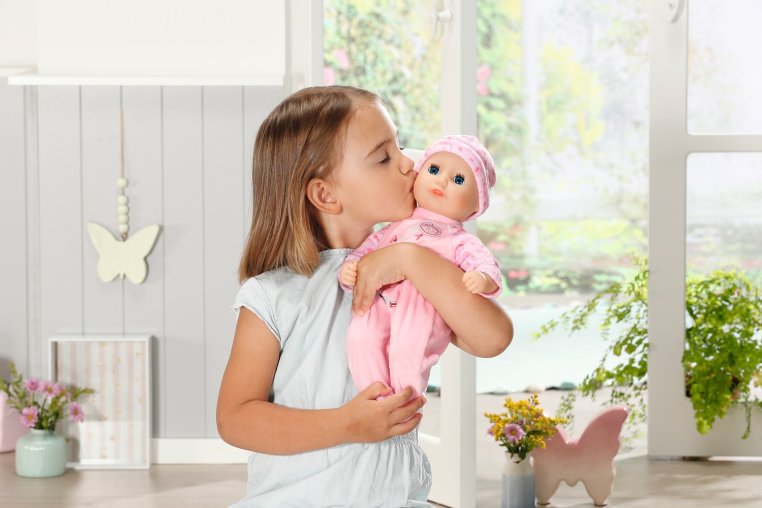 Baby Annabell Little Annabell - Bambola di pezza da 36 cm con biberon e vestiti, ideale per bambini da 1 anno in su