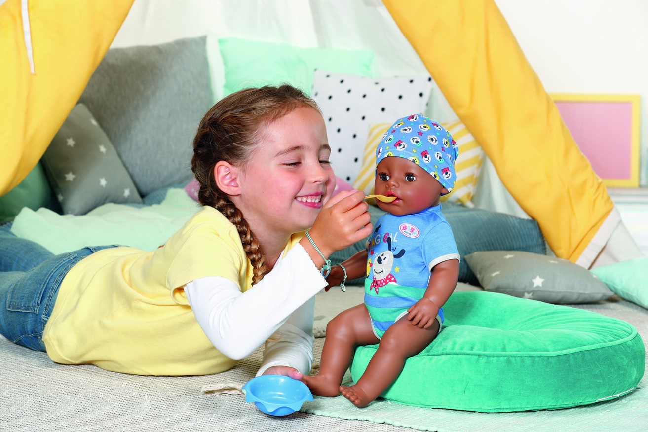 BABY born Magic Boy Doll 43cm - Facile per le mani dei bambini, promuove empatia e abilità sociali, include outfit e 10 accessori