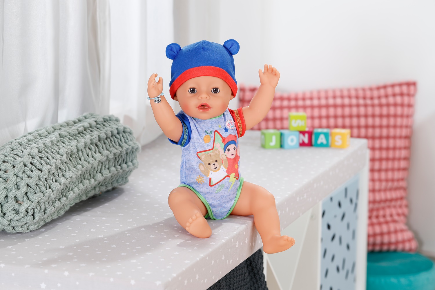 Zapf Creation BABY born® Jonas - Bambolotto 43 cm con 10 Funzioni e Accessori, per Bambini da 3 Anni, Senza Batterie