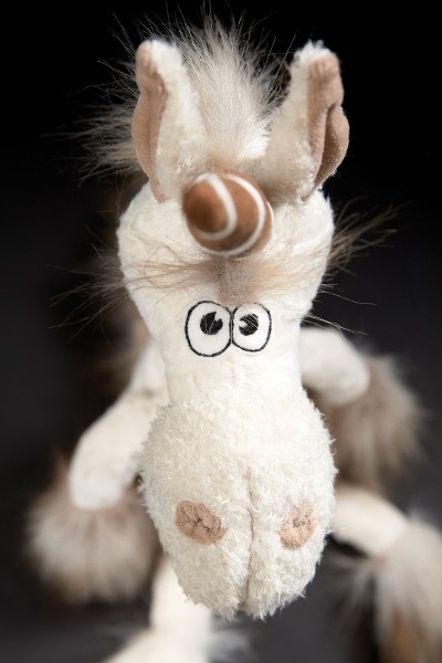 Sigikid Bestie 38488 - Peluche Unicorno Uni Que Bianco/Marrone per Adulti e Bambini, Morbido con Motivo Stellato e Criniera Iridata