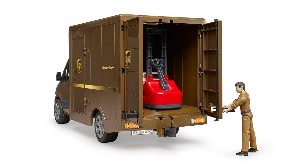 BRUDER MB Sprinter UPS con Personaggio bworld, Transpallet Manuale e Accessori - Modellino di Camion di Consegna Scala 1:16