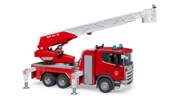 BRUDER Scania Super 560R Camion Pompieri con Scala Girevole, Pompa dell'Acqua e Modulo Luci e Suoni - Giocattolo per Bambini