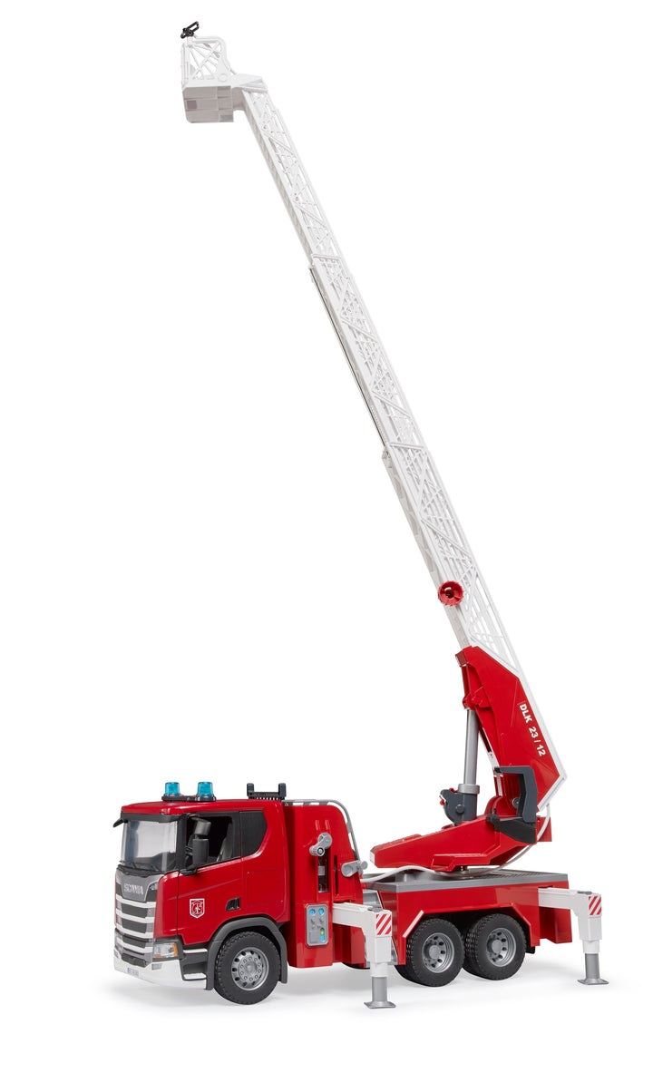 BRUDER Scania Super 560R Camion Pompieri con Scala Girevole, Pompa dell'Acqua e Modulo Luci e Suoni - Giocattolo per Bambini