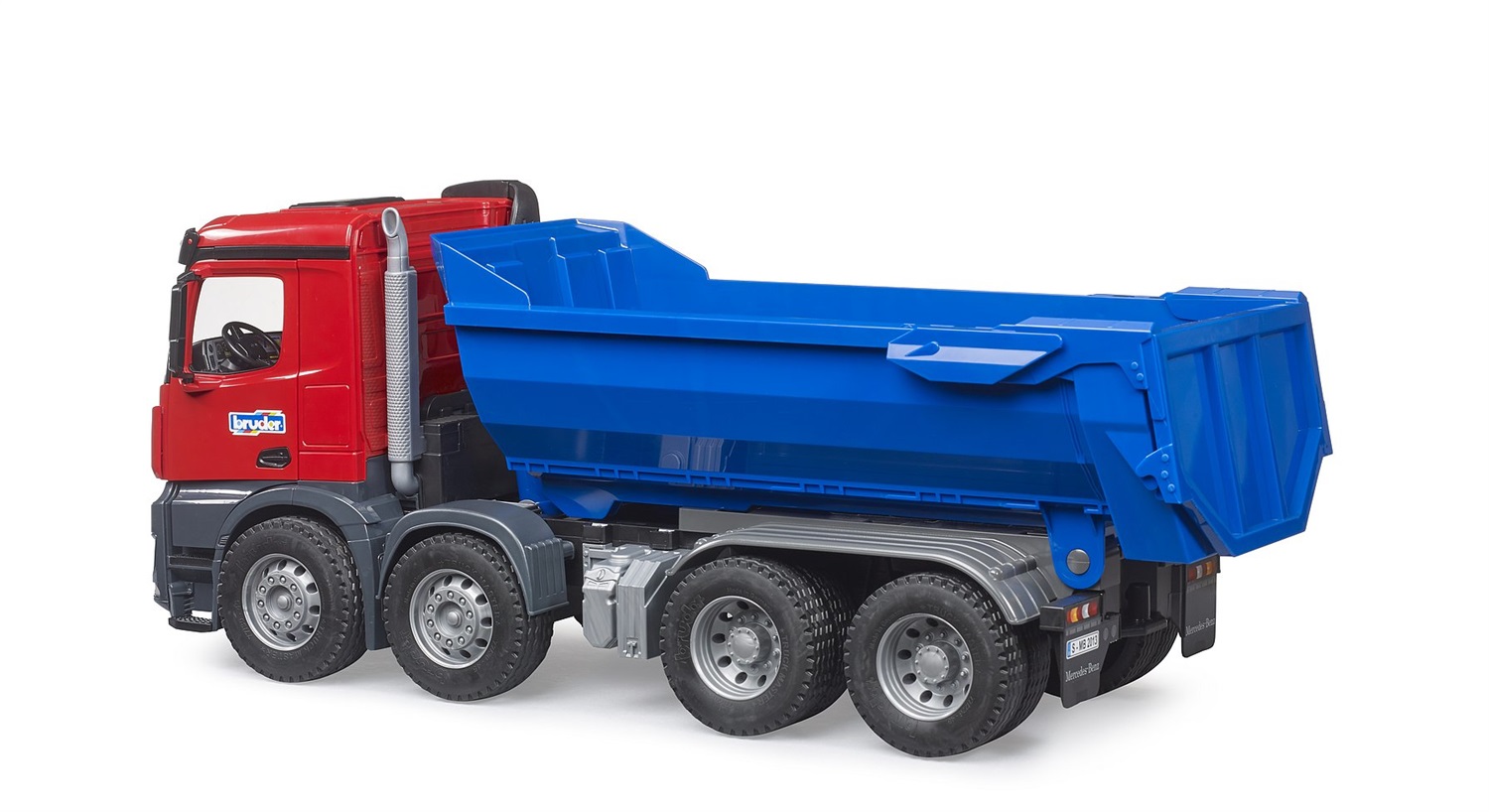 BRUDER MB Arocs Halfpipe - Camion Ribaltabile Giocattolo con Cabina Interattiva, Scala 1:16