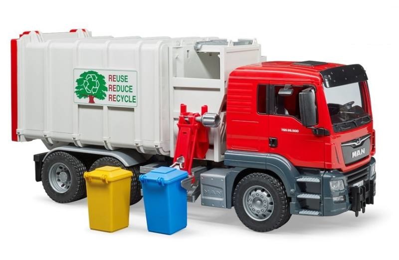 BRUDER MAN TGS Camion per il Trasporto dei Rifiuti con Caricamento Laterale e 2 Bidoni Inclusi - Età 4