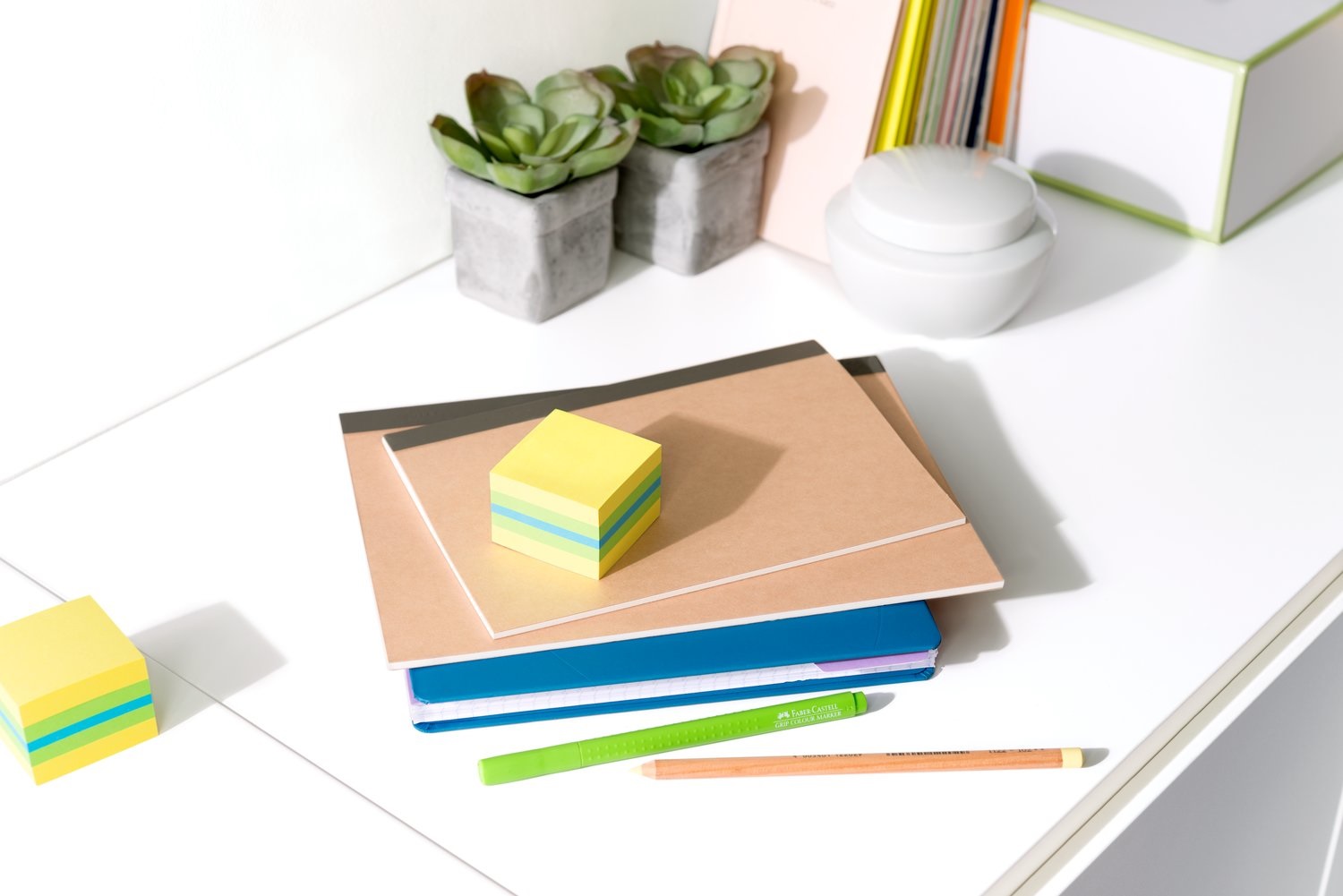 Post-it® Mini Cubo 400 Foglietti Riposizionabili 51 x 51 mm - Colori Assortiti (Limone Neon, Verde Lime, Blu Paradiso)