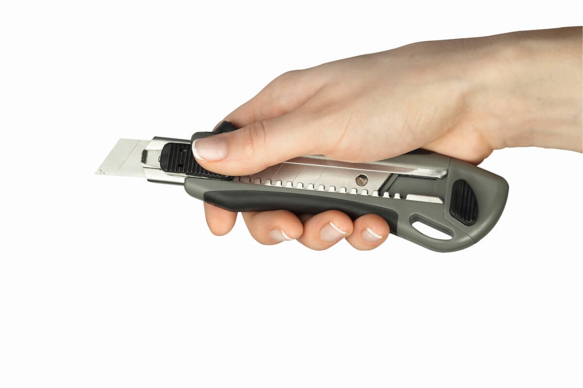 MAUL Cutter Profi 18 mm con 2 lame di ricambio e impugnatura Softgrip - Confezione da 12 pz