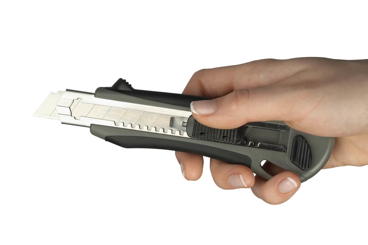 MAUL Cutter Profi 18 mm con 2 lame di ricambio e impugnatura Softgrip - Confezione da 12 pz