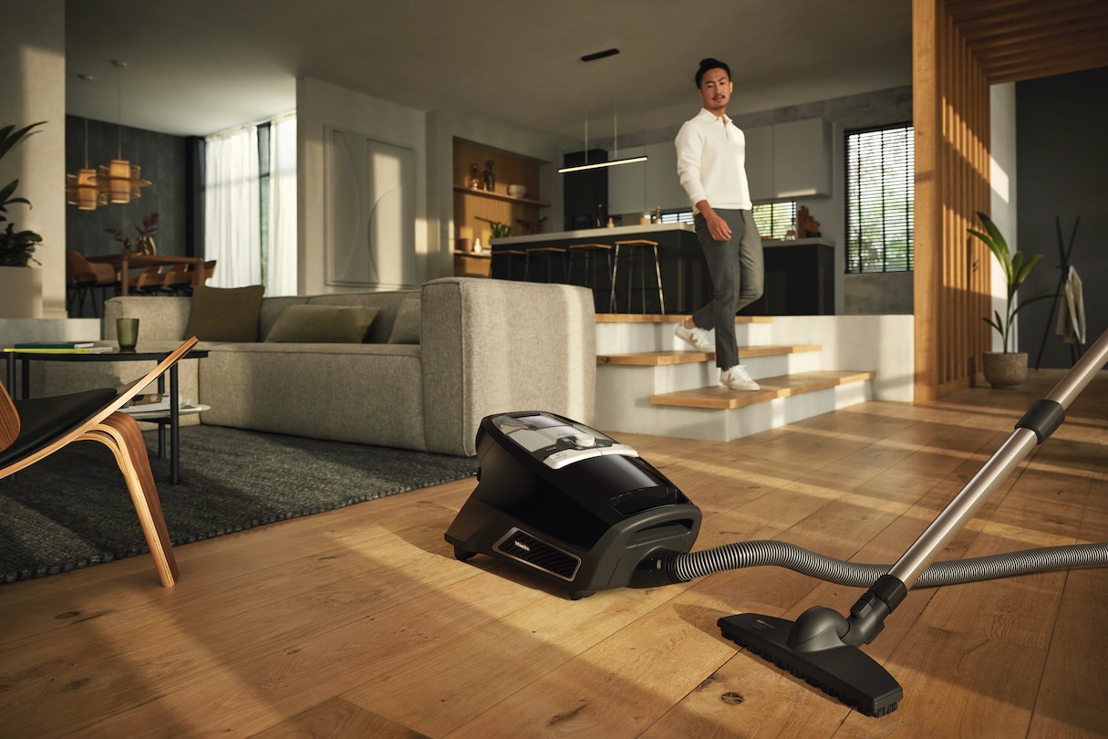 Miele Blizzard CX1 Parquet Flex - SKCF5 Aspirapolvere a Traino Senza Sacco 890 W con Filtro HEPA e Capacità di 2 L