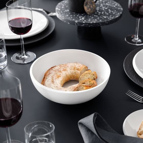 Villeroy & Boch NewMoon Insalatiera 2,2 L Rotonda in Porcellana Premium Bianca, Lavabile in Lavastoviglie