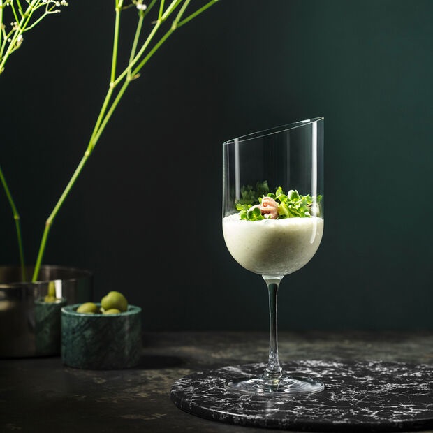 Villeroy & Boch NewMoon Calice da Vino Rosso 405 ml - Set di 4 Bicchieri in Cristallo con Design Asimmetrico, Lavabili in Lavastoviglie