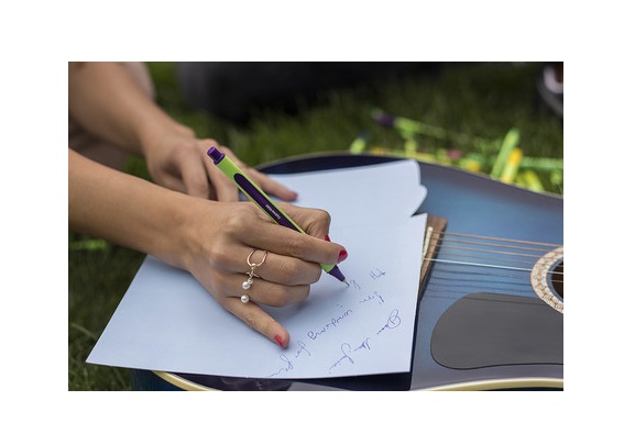 Schneider Fineliner Line-Up 0.4 mm Blu - Fusto in plastica bio, Tratto fine, Design gommato triangolare