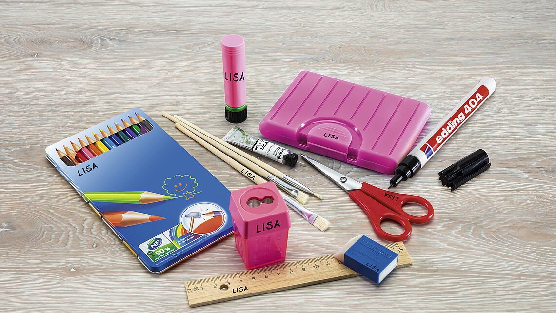 Edding 404 Marcatore Permanente Nero, Punta Extra Fine 0,75 mm, Impermeabile e Asciugatura Rapida, Ideale per Cartone, Plastica, Legno, Metallo, Vetro e Tessuto