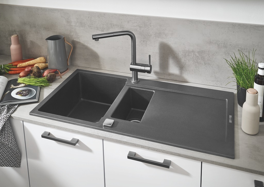 GROHE Minta 32321DC2 Miscelatore Monocomando per Lavello Cucina con Doccetta Estraibile, Supersteel, 2 Getti, Bocca a C Alta, Angolo di Rotazione 360°