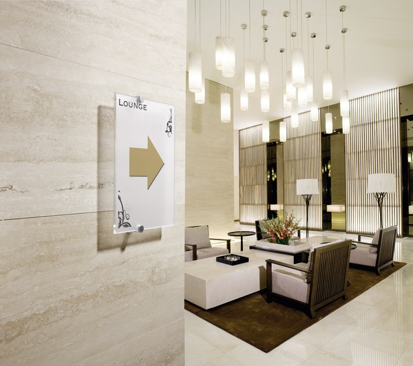 Durable Targa CRYSTAL SIGN A4 in Acrilico Trasparente 210x297 mm con Fissaggio Incluso