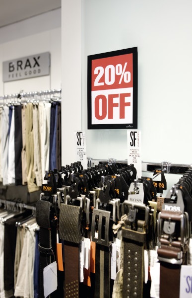 Durable Duraframe Cornice Espositiva Magnetica A5 Nero - Autoadesiva, Facile Sostituzione, Confezione da 10 o 20 Pezzi