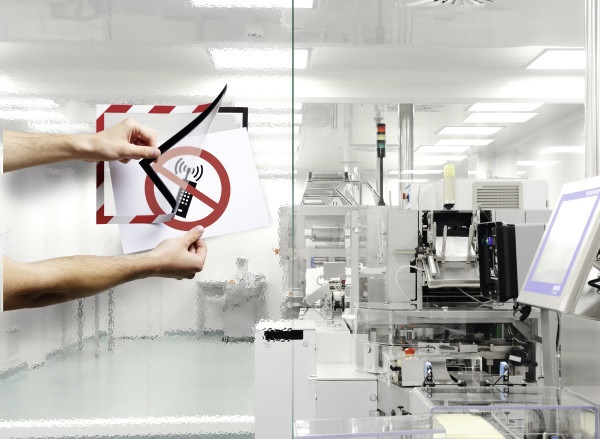 Durable DURAFRAME SECURITY Cornice Espositiva Adesiva A4 Rosso/Bianco - Confezione da 2 Pezzi, Cornice Magnetica per Segnaletica di Sicurezza