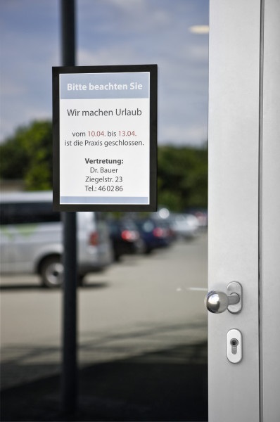 Durable DURAFRAME Cornice Espositiva Magnetica A4 Bianco - Autoadesiva, Confezione da 10 e 20 Pezzi