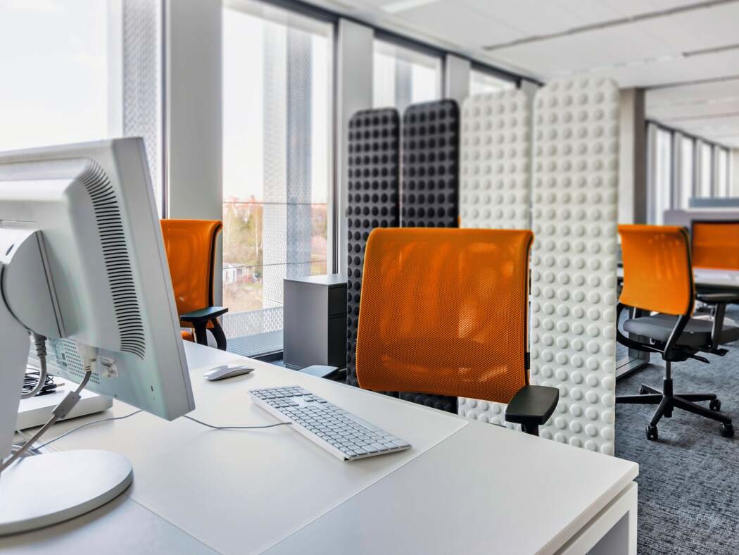 Durable Sottomano Trasparente 65 x 50 cm in Polipropilene (PP) - Antiriflesso, Antiscivolo, Angoli Arrotondati, Facile da Pulire