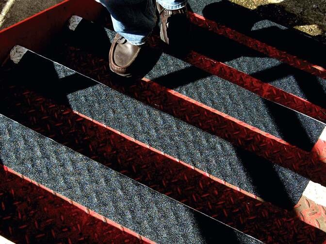 Durable Nastro Antiscivolo Adesivo Conformabile DURALINE® GRIP FORMFIT - 50 mm x 15 m - Nero