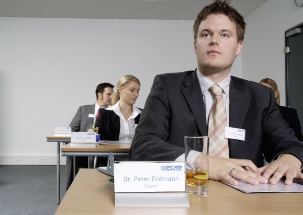 Durable Portanome da Tavolo DeLuxe 6,1x15cm in Acrilico e Alluminio - Confezione da 2 pz