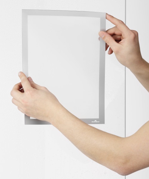 Durable DURAFRAME® SUN A4 Cornice Espositiva Argento Metallizzato - Confezione da 2 Pezzi, Stabilizzatore UV per Vetrate
