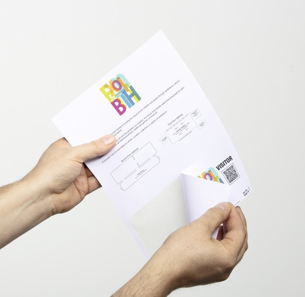 Durable 825802 Portanome per Visitatori - 97 x 86 mm, A4 Stampabile, Carta 120 gr, Confezione da 100 Pezzi