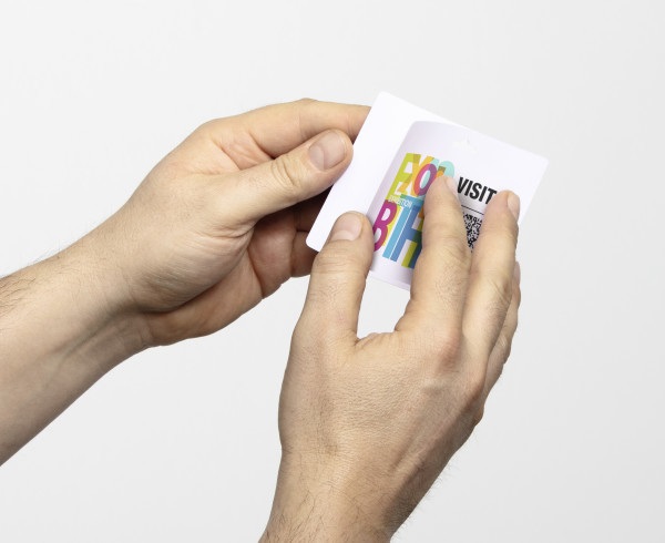 Durable 825802 Portanome per Visitatori - 97 x 86 mm, A4 Stampabile, Carta 120 gr, Confezione da 100 Pezzi