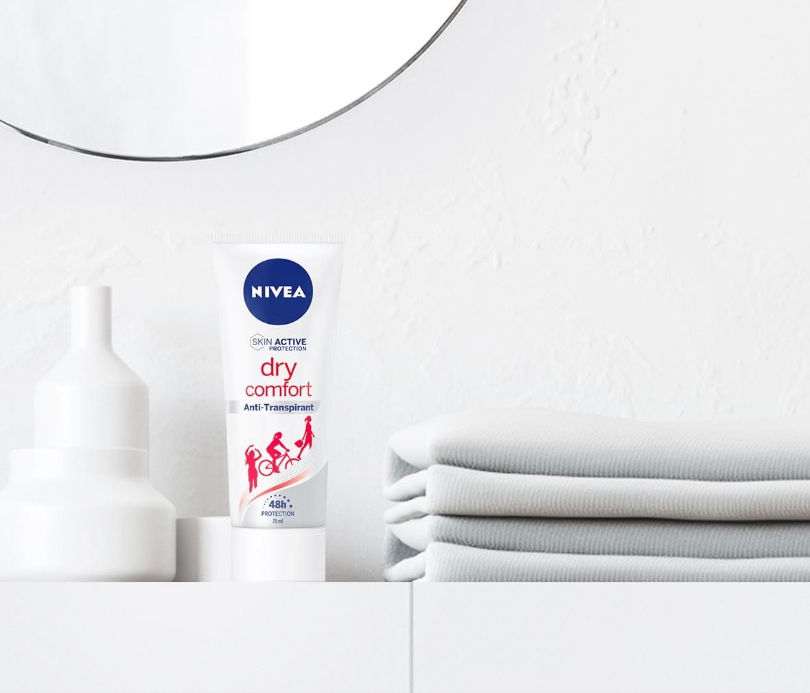 NIVEA Dry Comfort Crema Deodorante 75 ml - Protezione 24 ore, Delicato sulla pelle, con Minerali Naturali