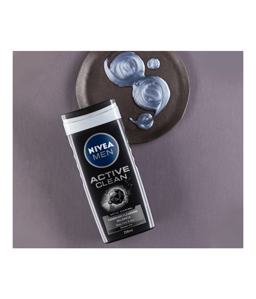 NIVEA Men Active Clean Doccia Shampoo 250 ml - Detergente per Viso, Corpo e Capelli con Carbone Attivo Naturale