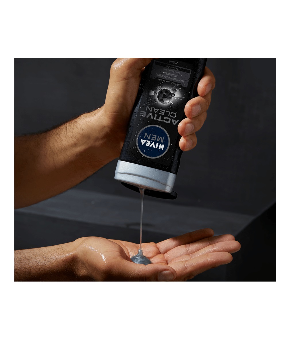 NIVEA Men Active Clean Doccia Shampoo 250 ml - Detergente per Viso, Corpo e Capelli con Carbone Attivo Naturale